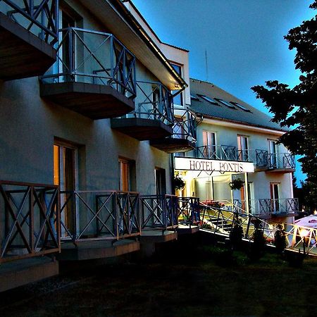 Pontis Hotell Biatorbágy Exteriör bild