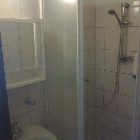 Pontis Hotell Biatorbágy Exteriör bild