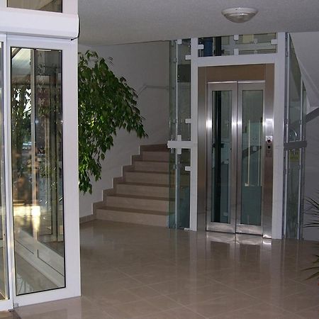 Pontis Hotell Biatorbágy Exteriör bild