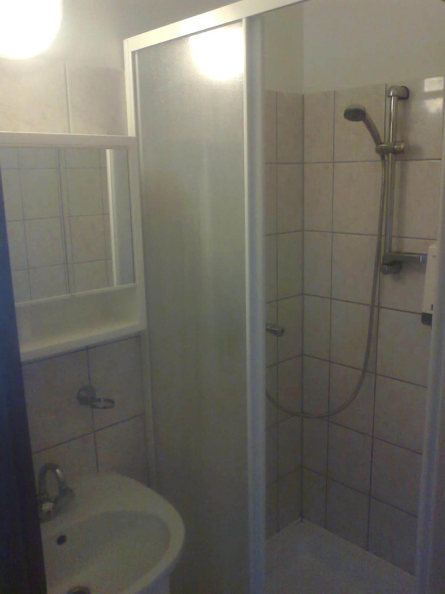 Pontis Hotell Biatorbágy Exteriör bild